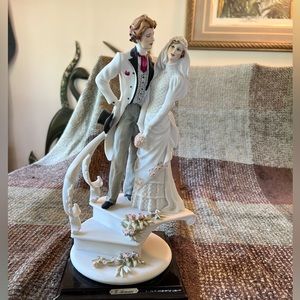 Giuseppe Armani 1988 Figurine Bride & Groom On Stairs